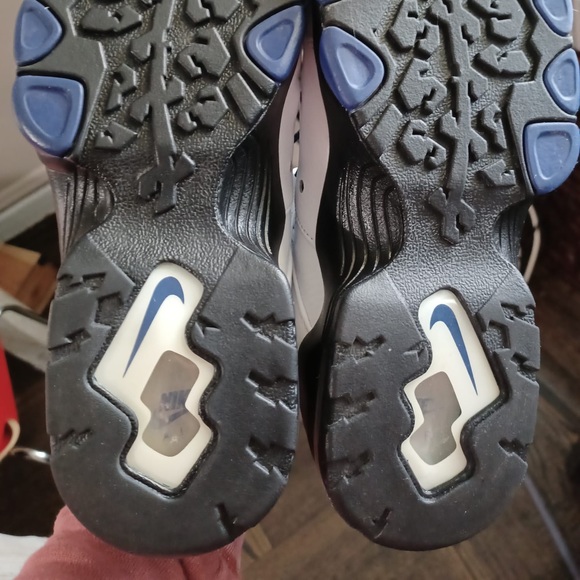 Nike Air Max Barks Sneakers - Picture 7 of 9